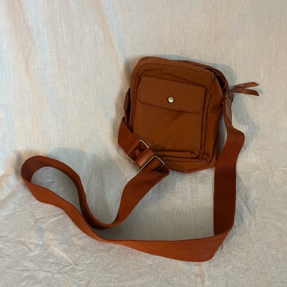 Universal Thread Brown Crossbody Bag